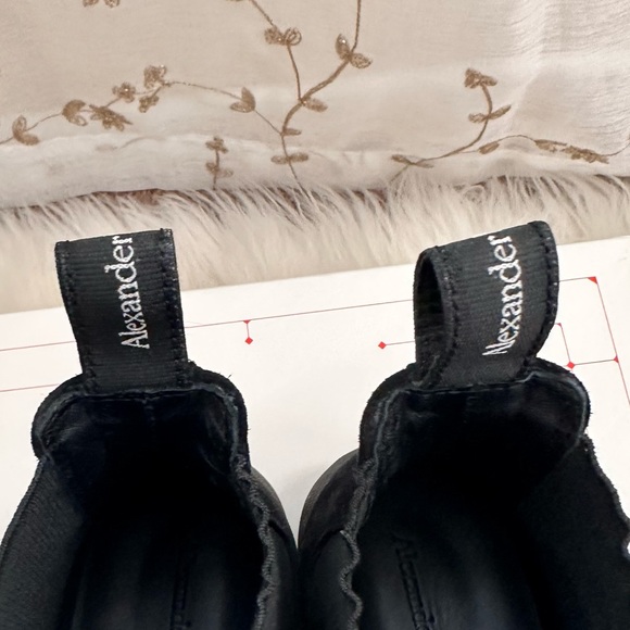 Alexander McQueen boots 38.5 (8.5) - Picture 7 of 9